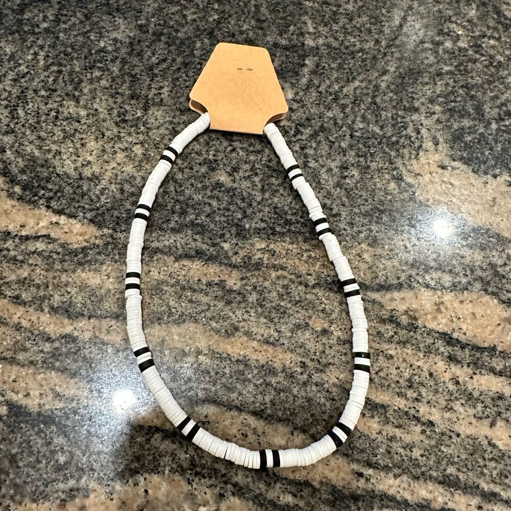 Black n white beaded necklace